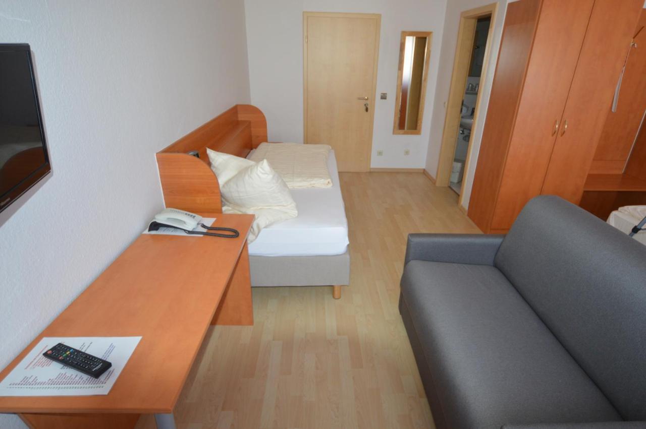 Aktivhotel Alter Kaiser บัดเอมส์ ภายนอก รูปภาพ