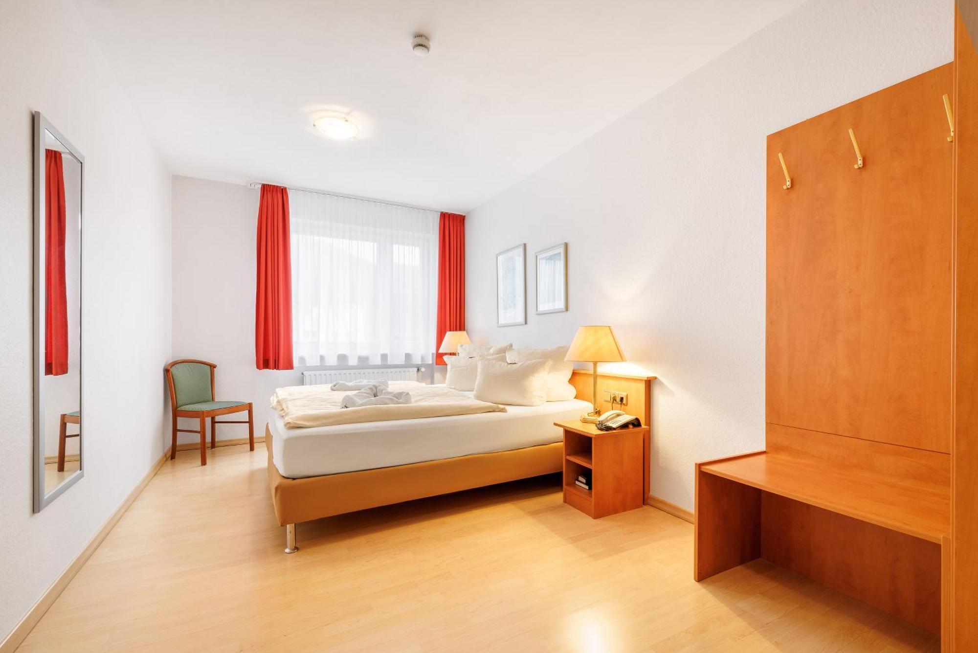Aktivhotel Alter Kaiser บัดเอมส์ ภายนอก รูปภาพ