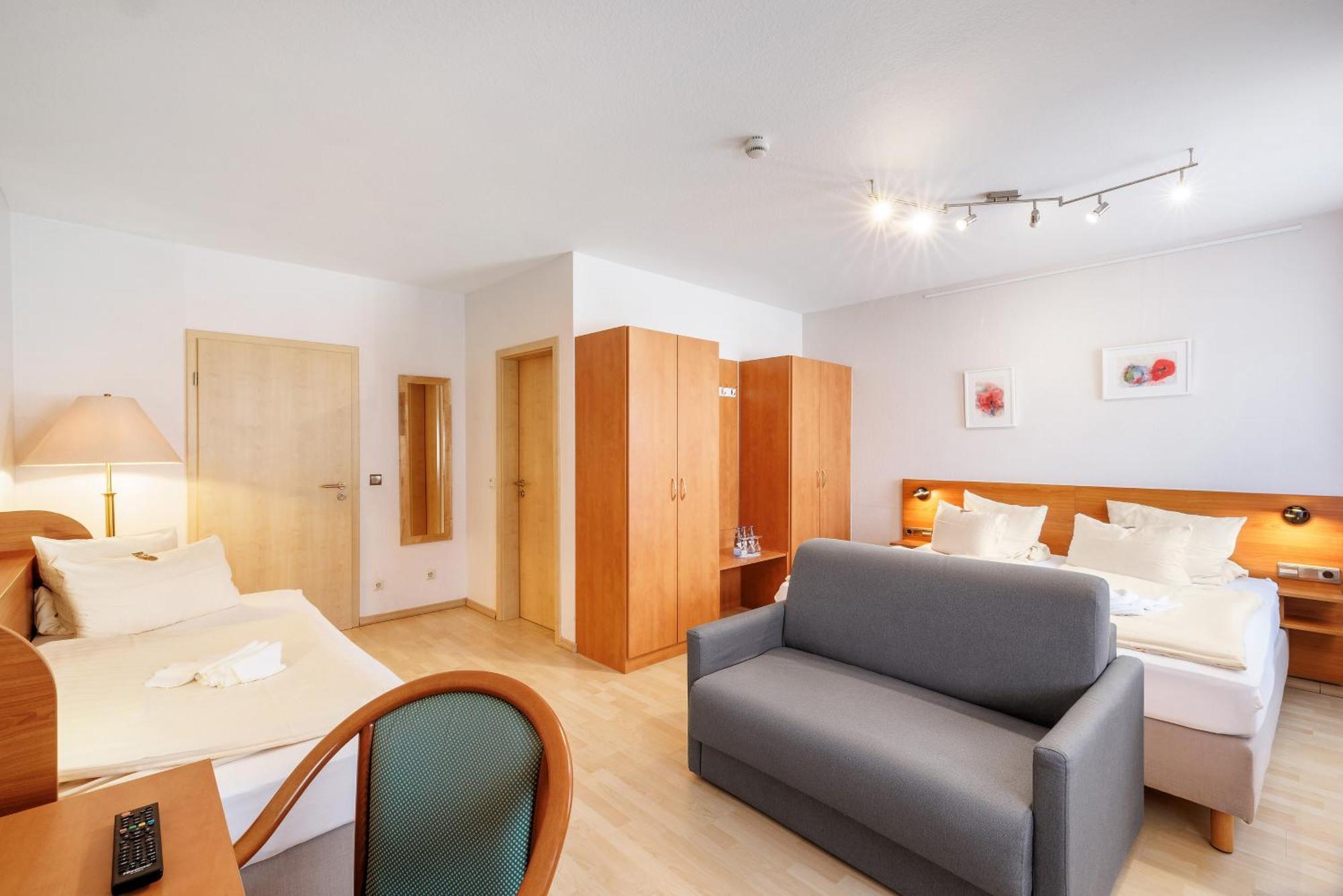 Aktivhotel Alter Kaiser บัดเอมส์ ภายนอก รูปภาพ